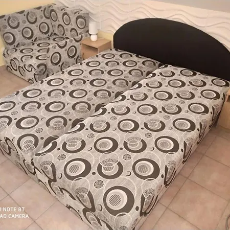 Apartment Bazsi *
