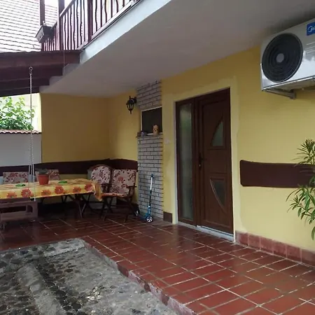 Bazsi Appartement *