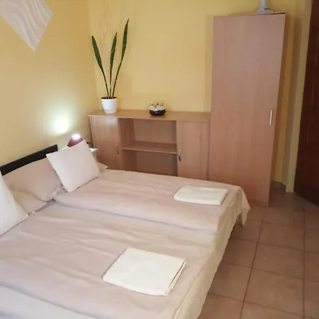 Appartement Bazsi *