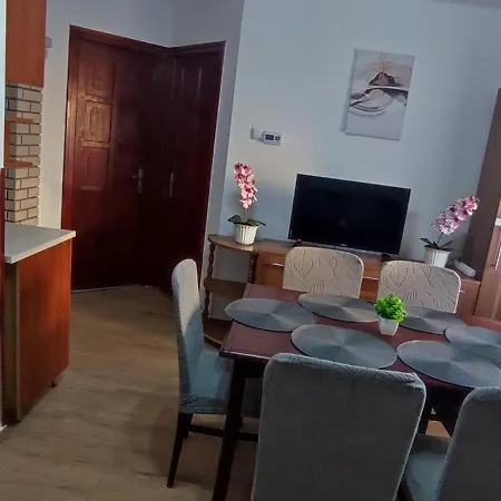 Appartement Bazsi *